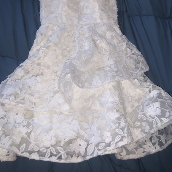 White wedding dress - Picture 7 of 7